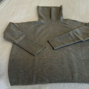 Athleta Gray Cowl Neck Sweater Size M